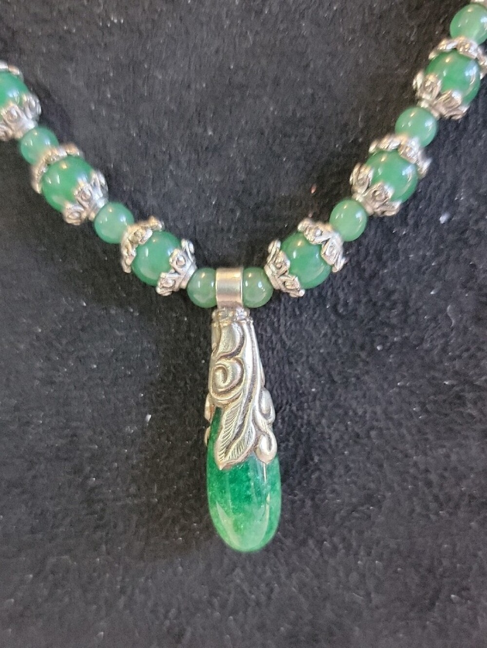 Vintage Jade Necklace - Picture 2 of 7
